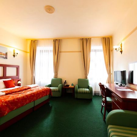 Vivaldi Apartments Микулов Екстериор снимка