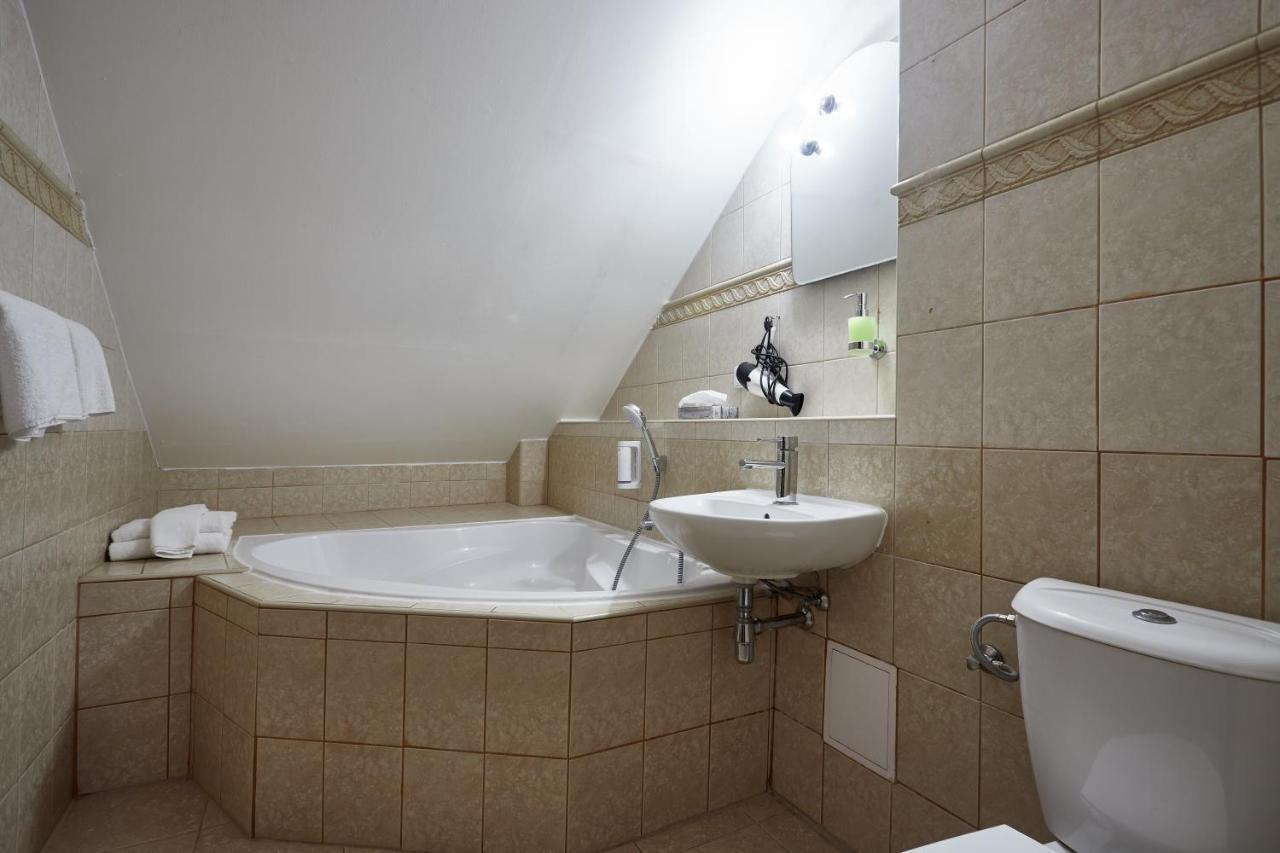Vivaldi Apartments Микулов Екстериор снимка