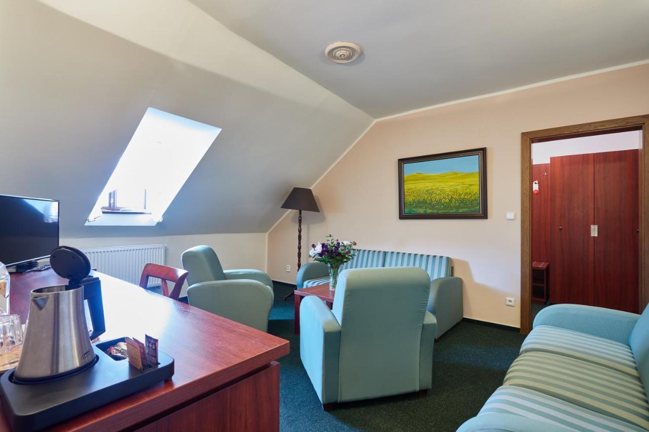 Vivaldi Apartments Микулов Екстериор снимка