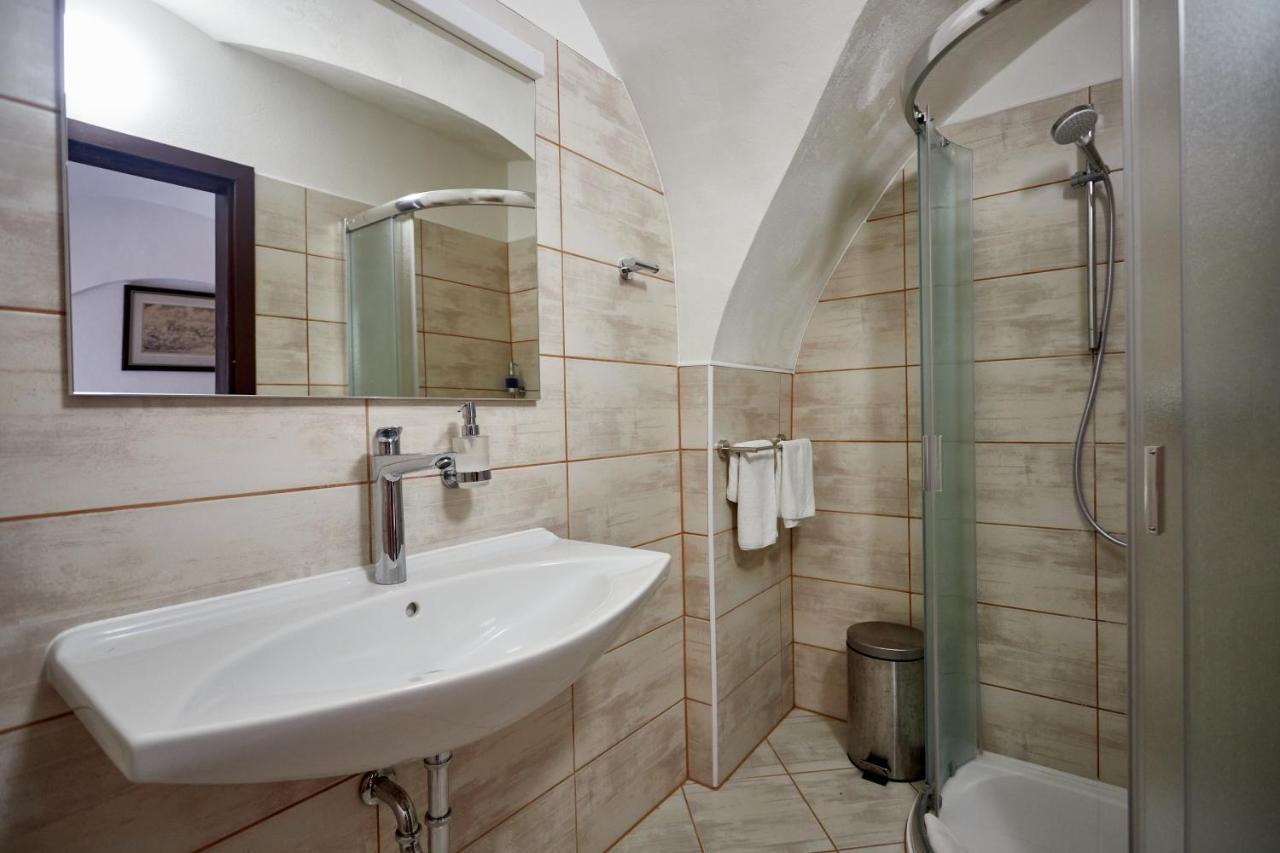 Vivaldi Apartments Микулов Екстериор снимка