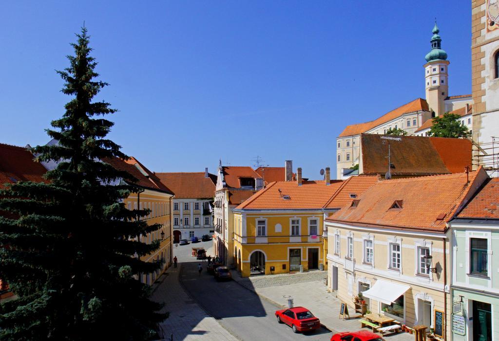 Vivaldi Apartments Микулов Екстериор снимка