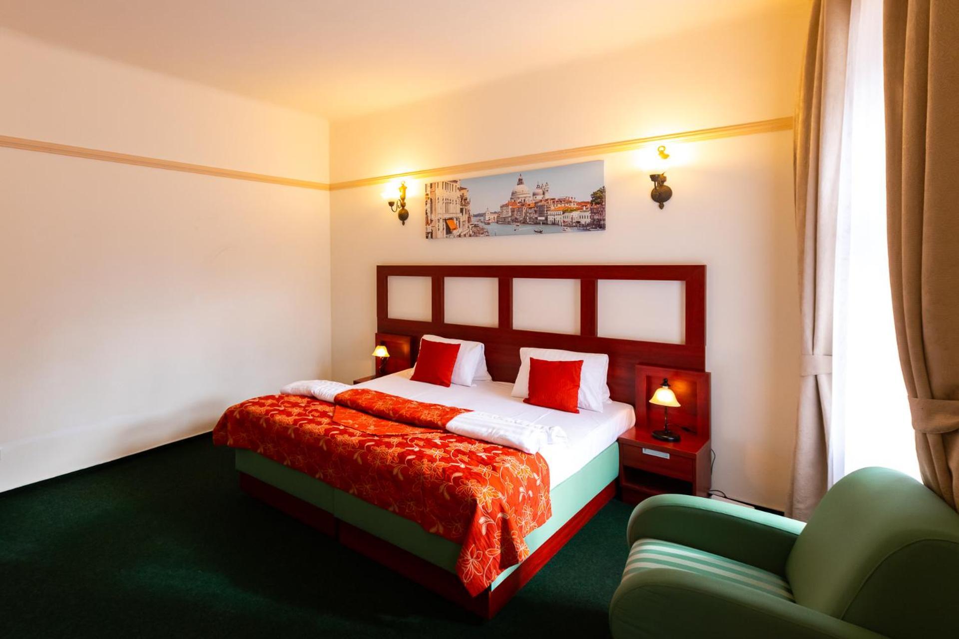 Vivaldi Apartments Микулов Екстериор снимка