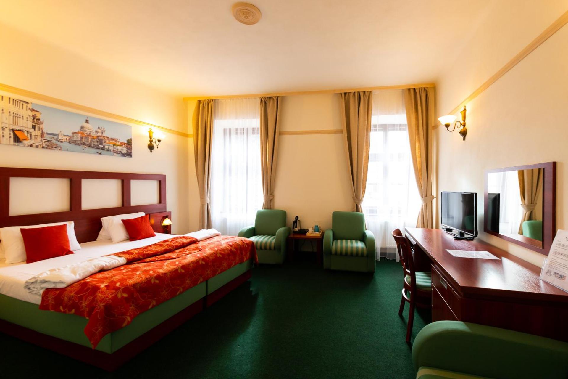 Vivaldi Apartments Микулов Екстериор снимка