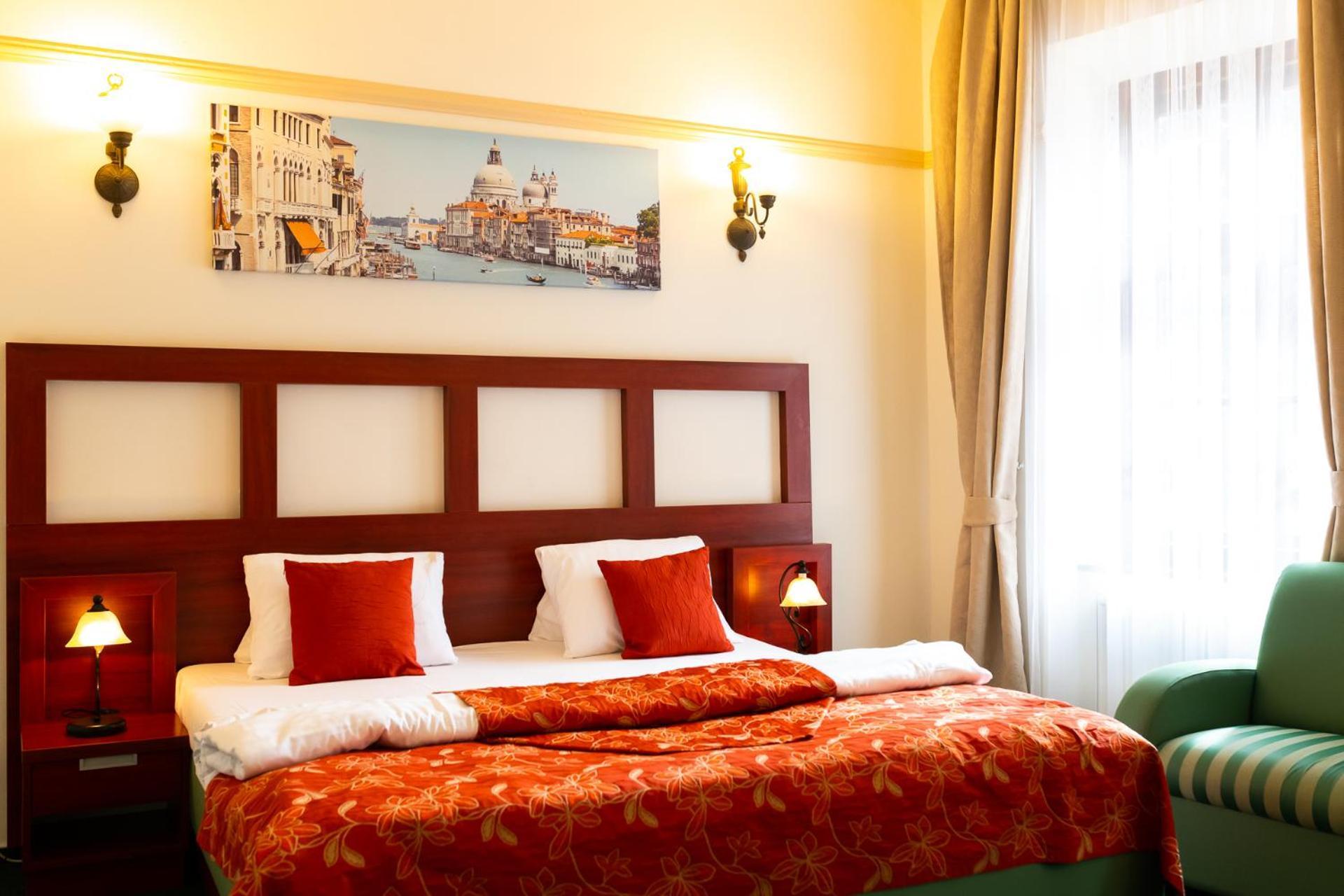 Vivaldi Apartments Микулов Екстериор снимка
