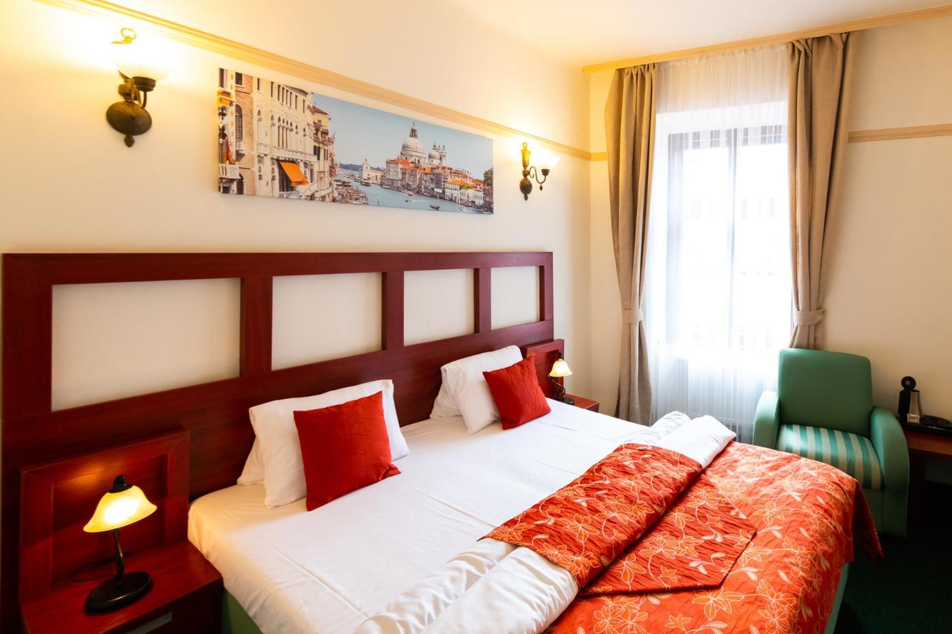 Vivaldi Apartments Микулов Екстериор снимка