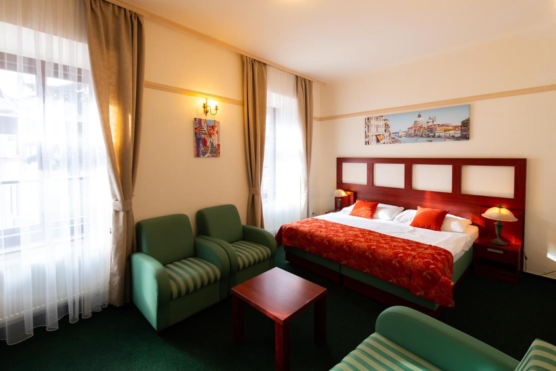 Vivaldi Apartments Микулов Екстериор снимка
